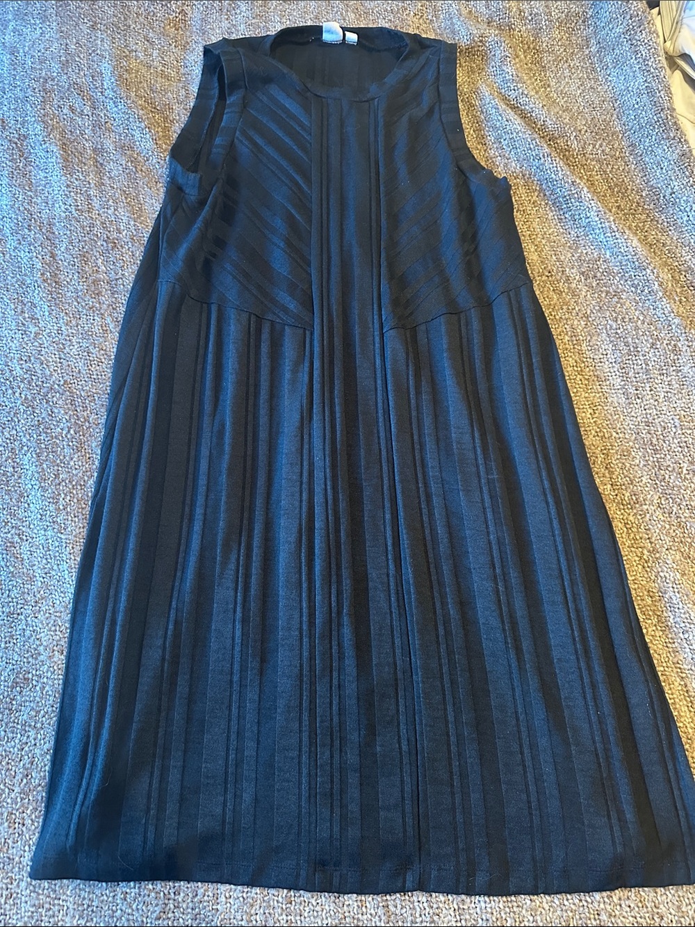 GAP Sleeveless Black Midi Dress with Subtle Stripe Texture